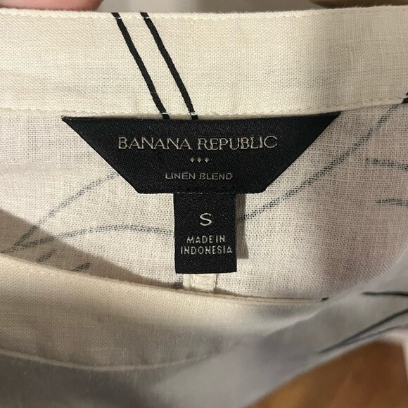 Banana Republic Work Blouse - Picture 3 of 3